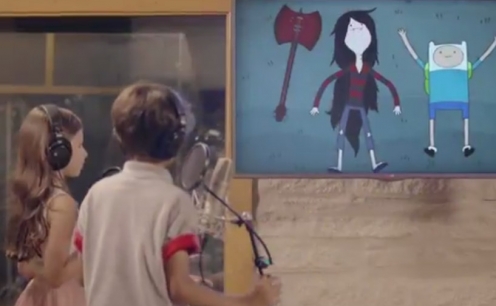 Unindo ingl&ecirc;s e divers&atilde;o, crian&ccedil;as dublam anima&ccedil;&otilde;es